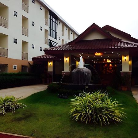 Sirimathani Hotel Лоеи Екстериор снимка
