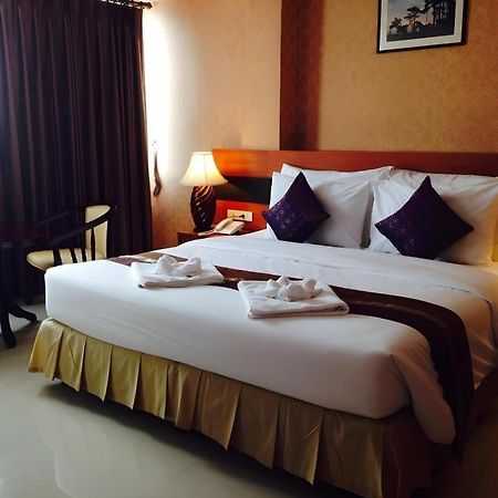 Sirimathani Hotel Лоеи Екстериор снимка