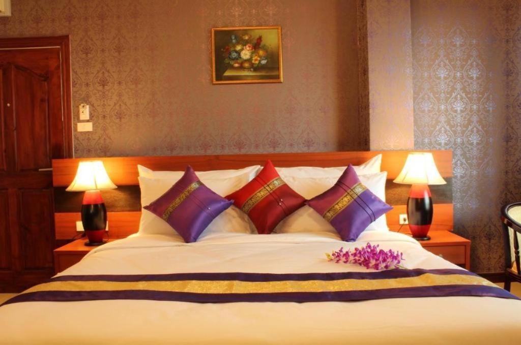 Sirimathani Hotel Лоеи Екстериор снимка