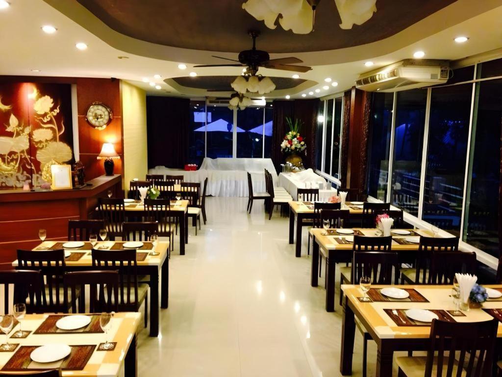 Sirimathani Hotel Лоеи Екстериор снимка