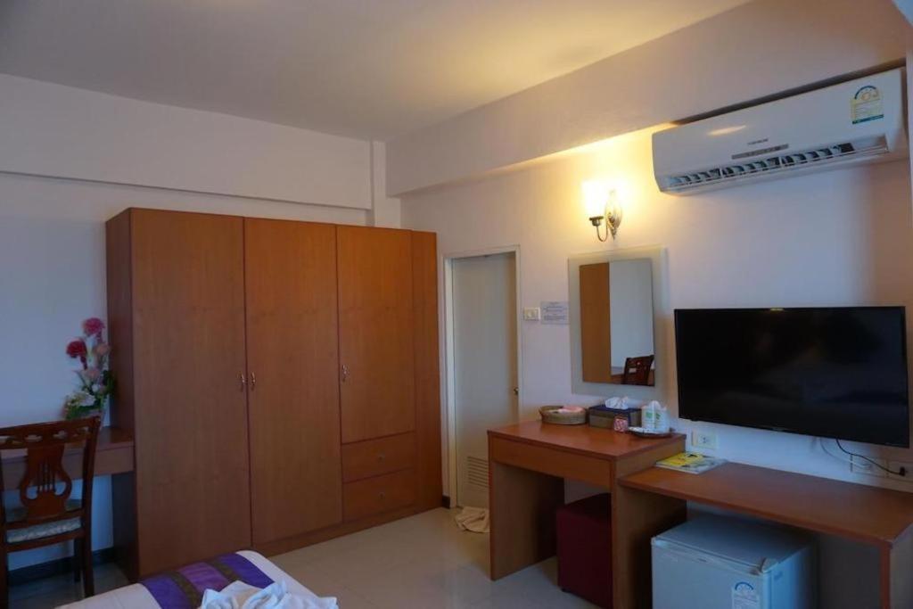 Sirimathani Hotel Лоеи Екстериор снимка