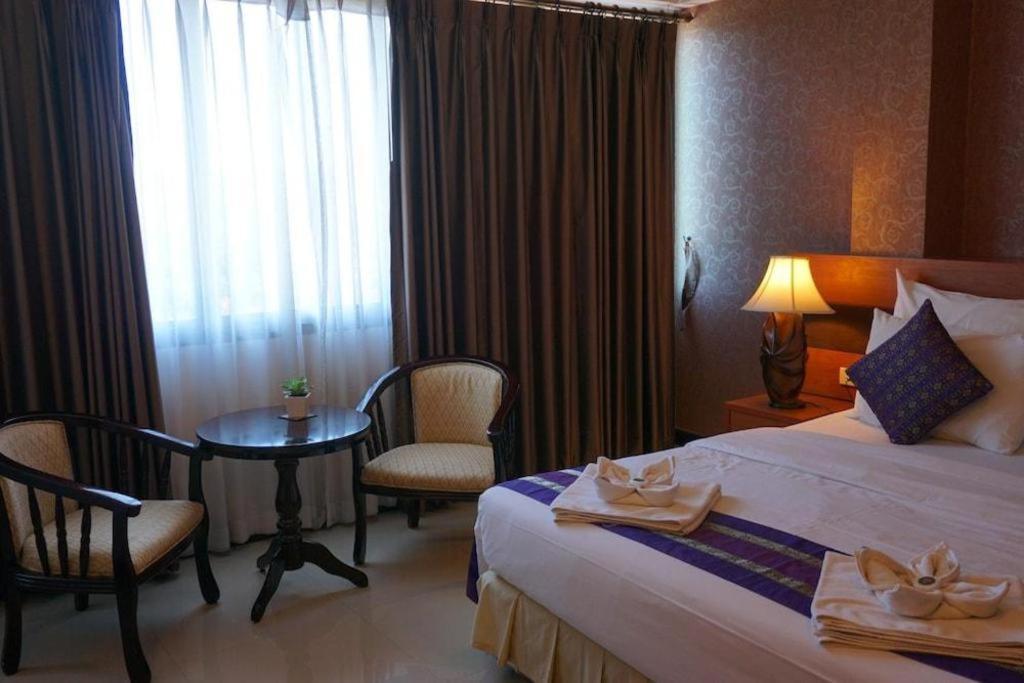 Sirimathani Hotel Лоеи Екстериор снимка