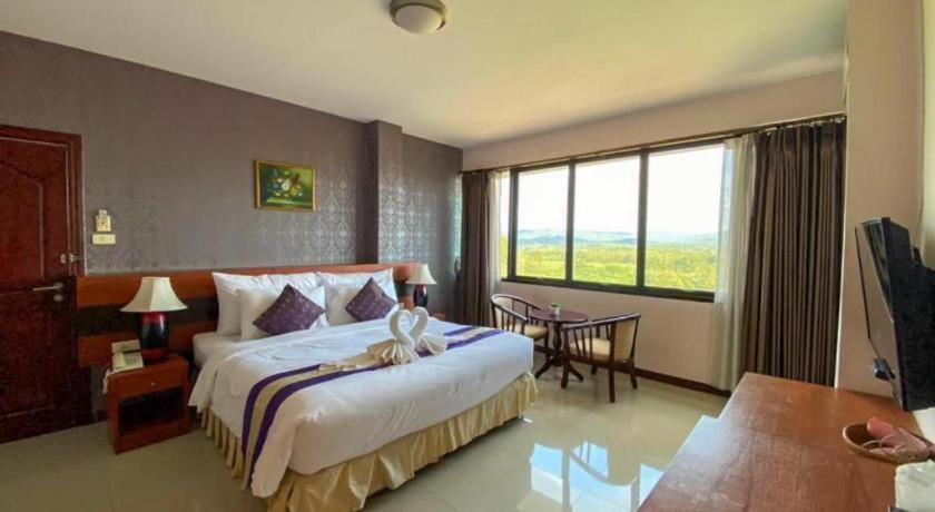Sirimathani Hotel Лоеи Екстериор снимка