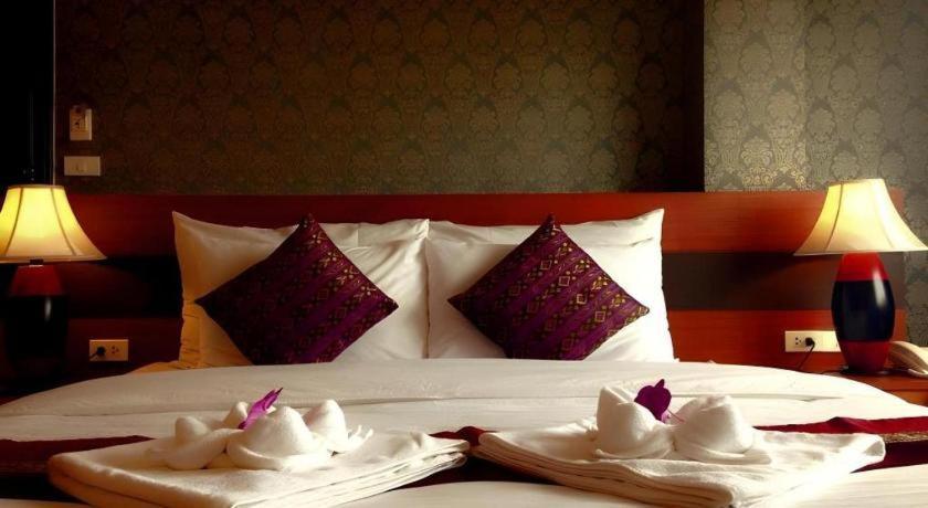 Sirimathani Hotel Лоеи Екстериор снимка