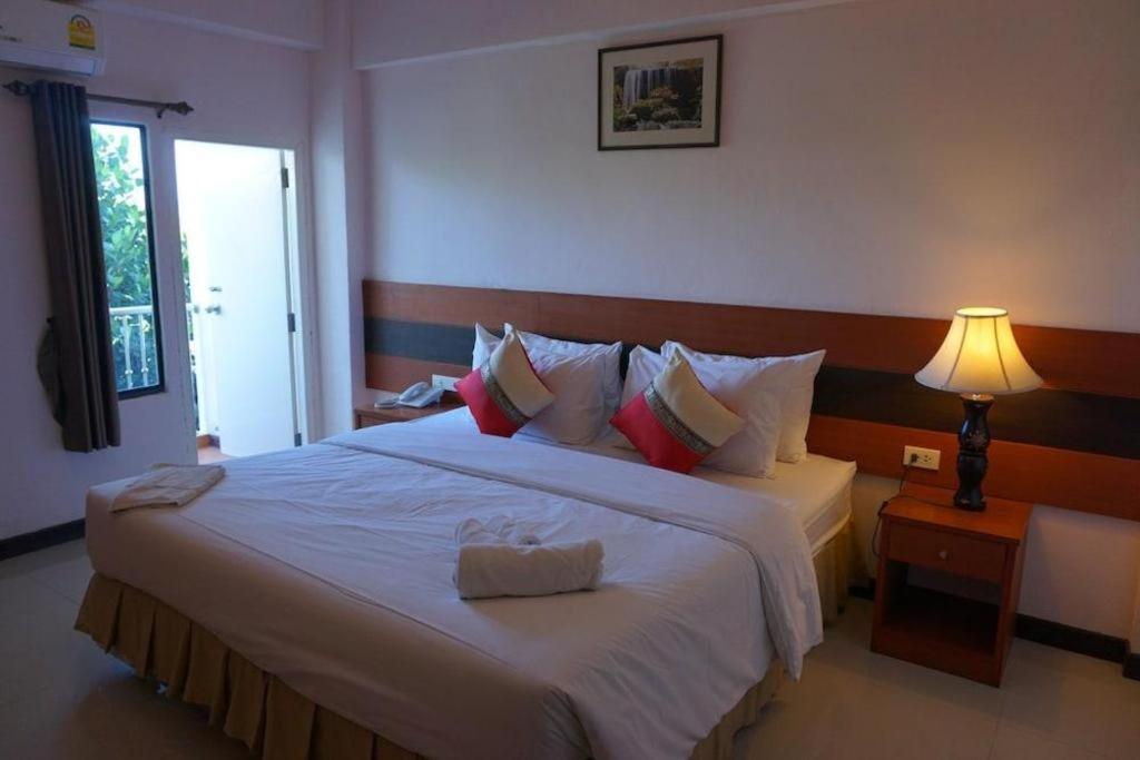 Sirimathani Hotel Лоеи Екстериор снимка