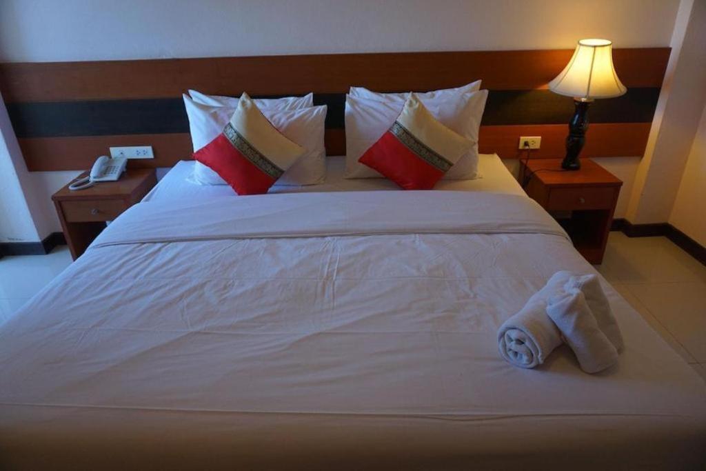 Sirimathani Hotel Лоеи Екстериор снимка