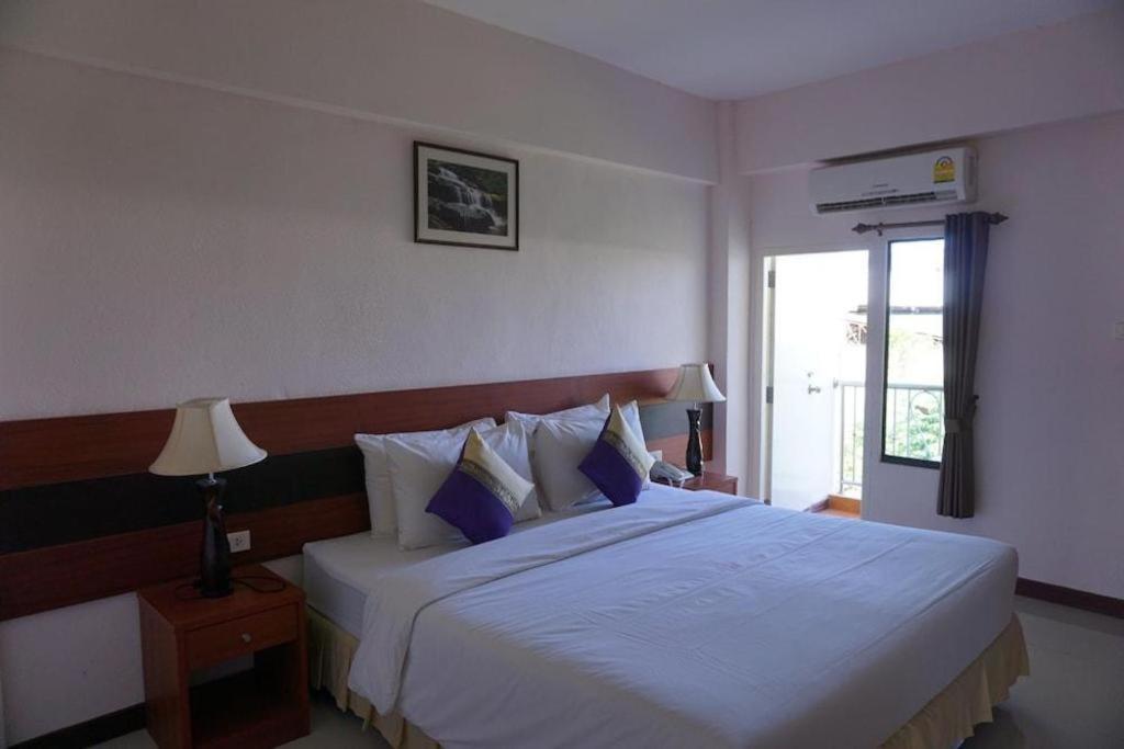 Sirimathani Hotel Лоеи Екстериор снимка